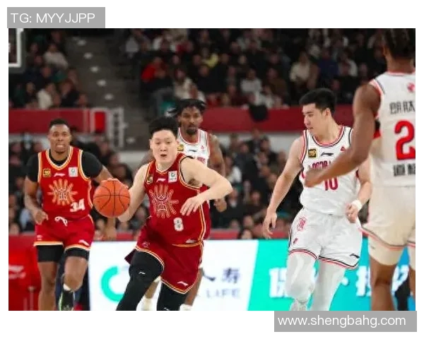 第33轮激战广厦队迎战山东队争夺季后赛关键胜利